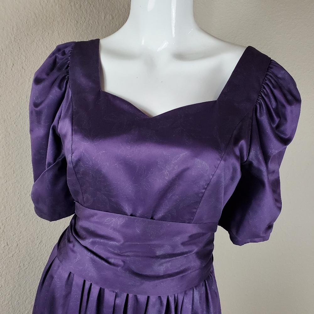 ❤LAURA ASHLEY Elegant Deep Purple Floral Dress - Picture 2 of 8
